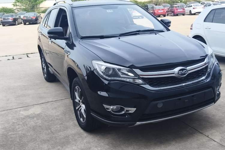 Used BYD S7 2017 1.5T Manual Luxury Model Front Right 45 Deg