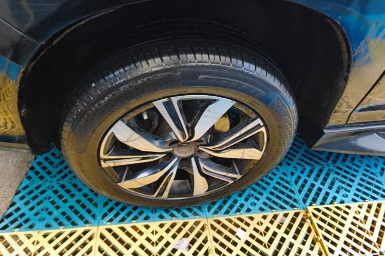 Used BYD S7 2017 2.0T Automatic Prestige Edition Left Front Wheel Hub