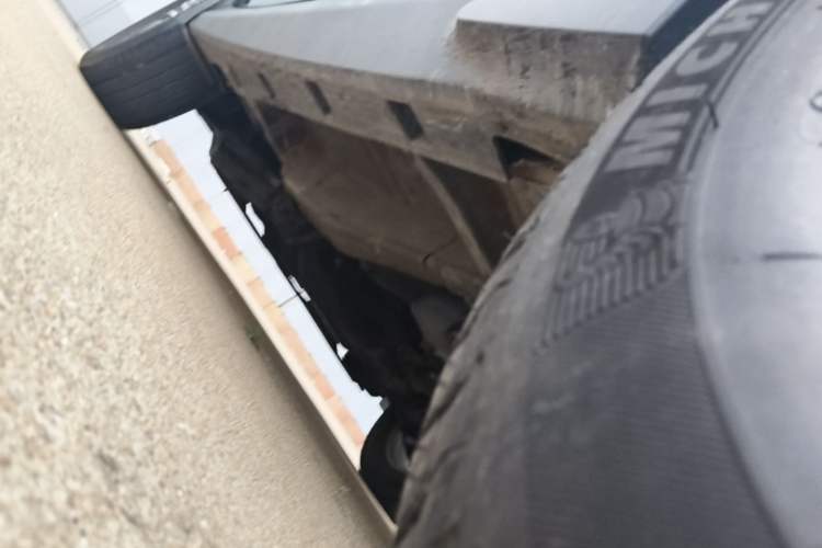 Used BYD S7 2017 1.5T Manual Luxury Model Left Side Sill