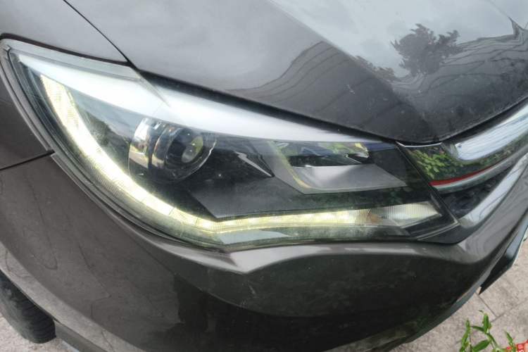 Used BYD S7 2017 2.0T Automatic Prestige Edition Right Front Headlight
