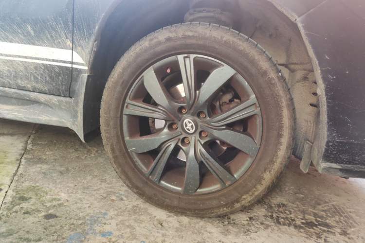 Used BYD S7 2017 2.0T Automatic Prestige Edition Right Front Wheel Hub