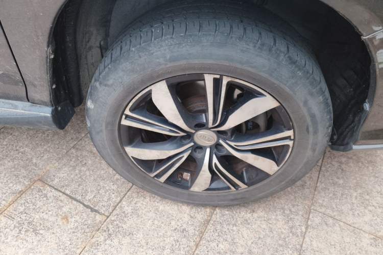 Used BYD S7 2017 2.0T Automatic Prestige Edition Right Front Wheel Hub
