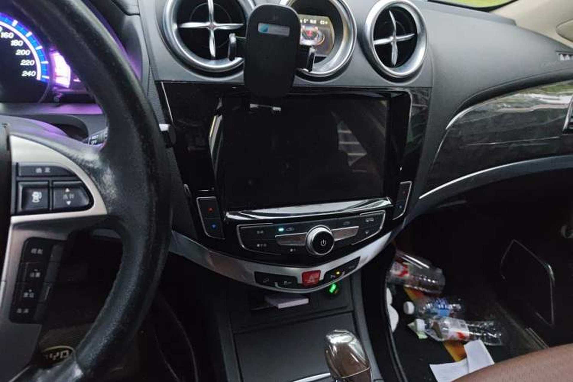 Used BYD S7 2017 2.0T Automatic Luxury Model Audio And AC Panel