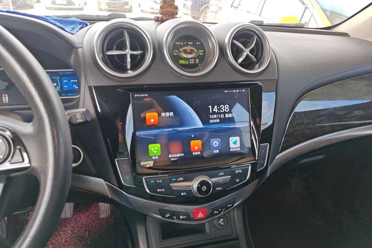 Used BYD S7 2017 2.0T Automatic Prestige Edition Audio And AC Panel