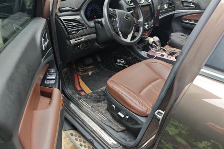 Used BYD S7 2017 2.0T Automatic Prestige Edition Driver Seat