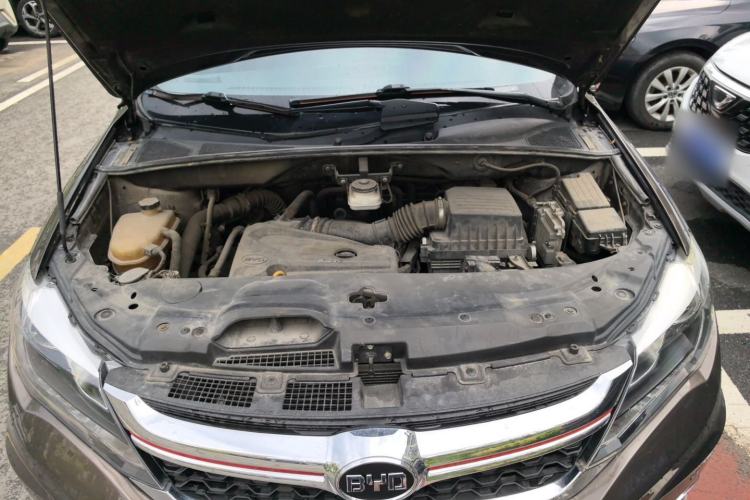 Used BYD S7 2017 2.0T Automatic Prestige Edition Engine Bay
