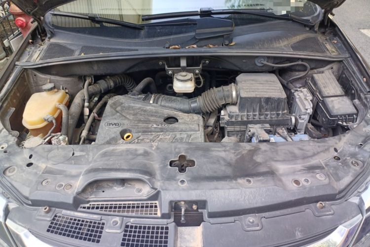 Used BYD S7 2017 2.0T Automatic Prestige Edition Engine Bay