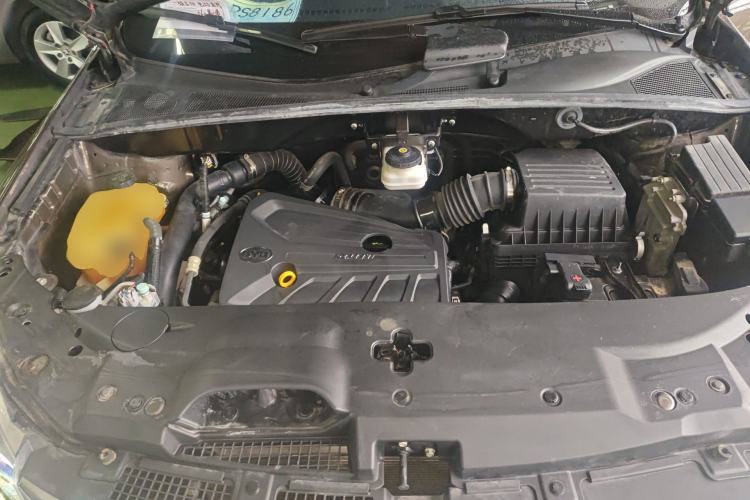 Used BYD S7 2017 2.0T Automatic Prestige Edition Engine Bay
