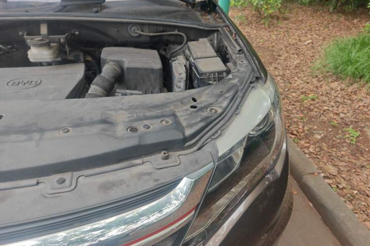 Used BYD S7 2017 1.5T Manual Luxury Model Engine Bay Left