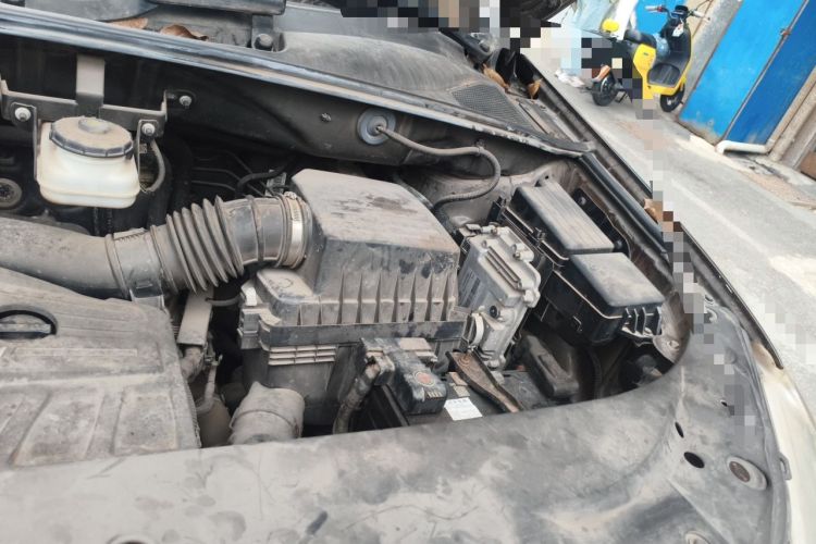 Used BYD S7 2017 2.0T Automatic Prestige Edition Engine Bay Left