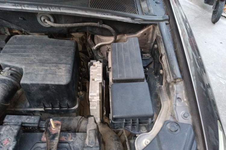Used BYD S7 2017 1.5T Manual Luxury Model Engine Bay Left