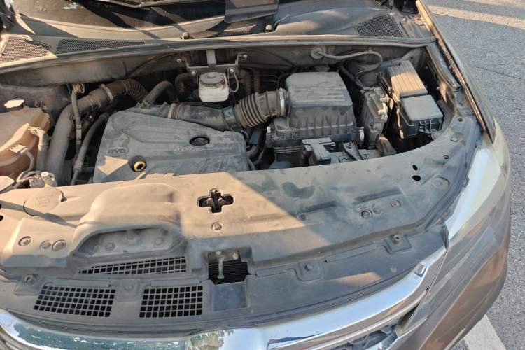 Used BYD S7 2017 2.0T Automatic Prestige Edition Engine Bay Left