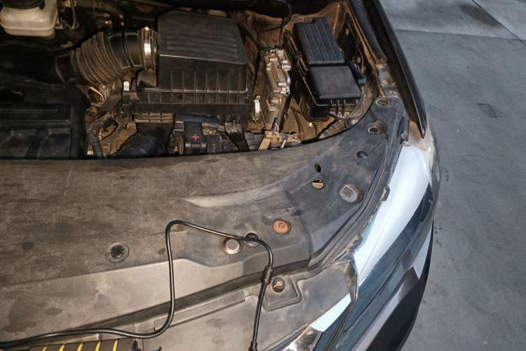 Used BYD S7 2017 2.0T Automatic Prestige Edition Engine Bay Left
