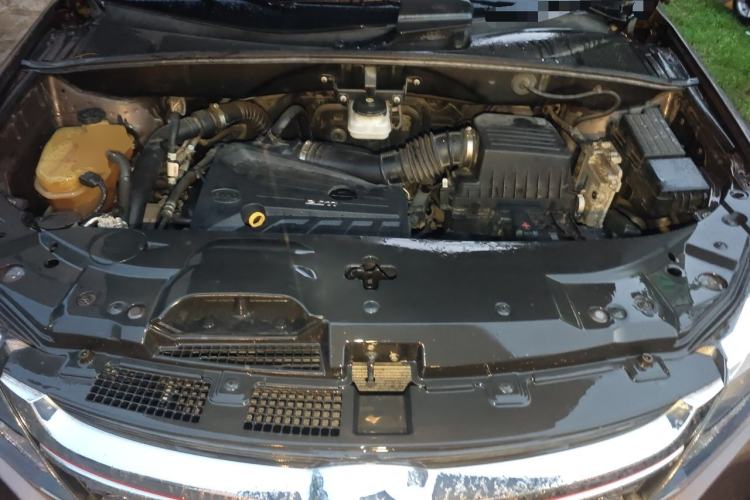Used BYD S7 2017 2.0T Automatic Prestige Edition Engine Bay