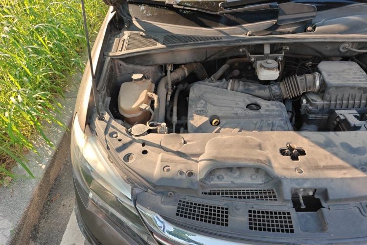 Used BYD S7 2017 2.0T Automatic Prestige Edition Engine Bay Right