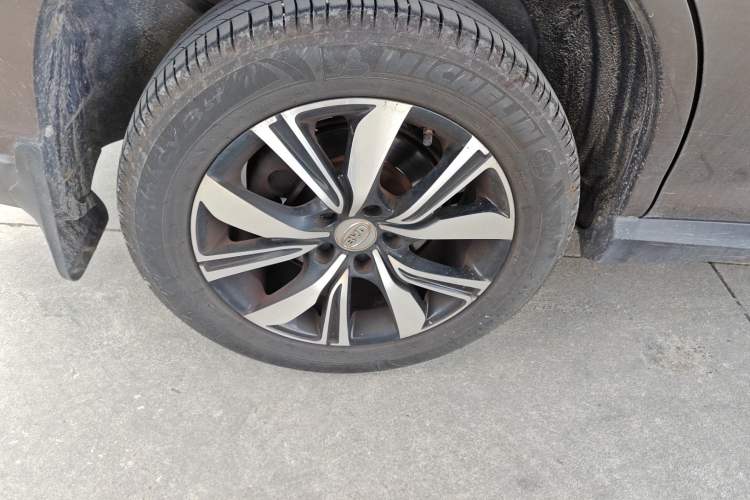 Used BYD S7 2017 2.0T Automatic Prestige Edition Exterior 2
