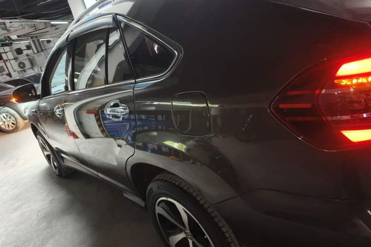 Used BYD S7 2017 2.0T Automatic Luxury Model Exterior 3