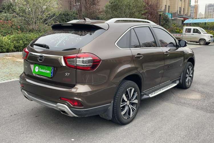 Used BYD S7 2017 2.0T Automatic Prestige Edition Exterior 3