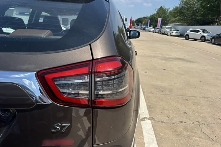 Used BYD S7 2017 2.0T Automatic Luxury Model Exterior 3