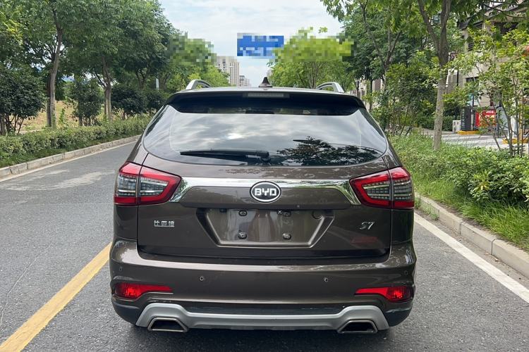 Used BYD S7 2017 2.0T Automatic Prestige Edition Exterior 4