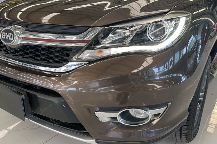Used BYD S7 2017 1.5T Manual Luxury Model Exterior 4