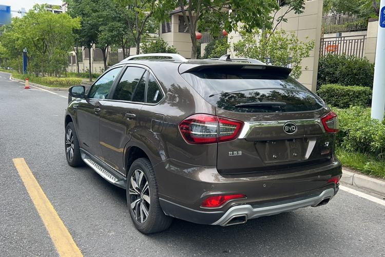 Used BYD S7 2017 2.0T Automatic Prestige Edition Exterior 5