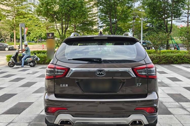 Used BYD S7 2017 2.0T Automatic Prestige Edition Exterior 9