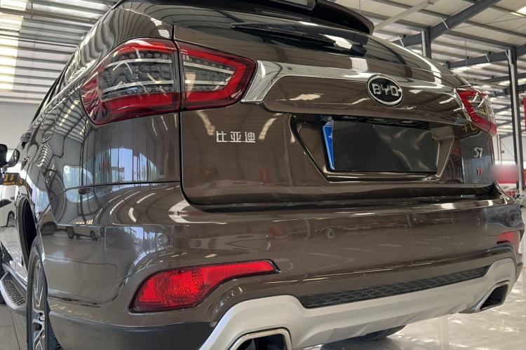 Used BYD S7 2017 1.5T Manual Luxury Model Exterior 9