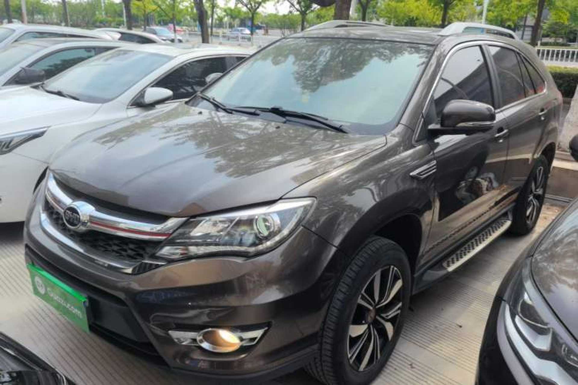 Used BYD S7 2017 2.0T Automatic Prestige Edition Front Left 45 Deg
