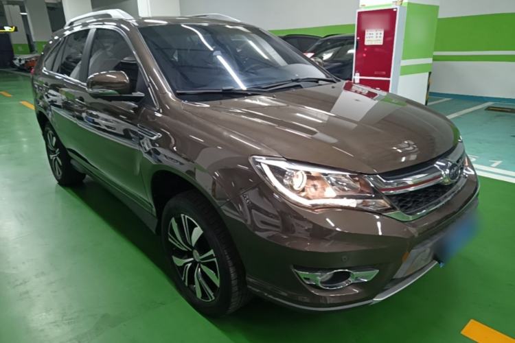 Used BYD S7 2017 2.0T Automatic Prestige Edition Front Right 45 Deg