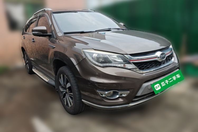 Used BYD S7 2017 2.0T Automatic Prestige Edition Front Right 45 Deg