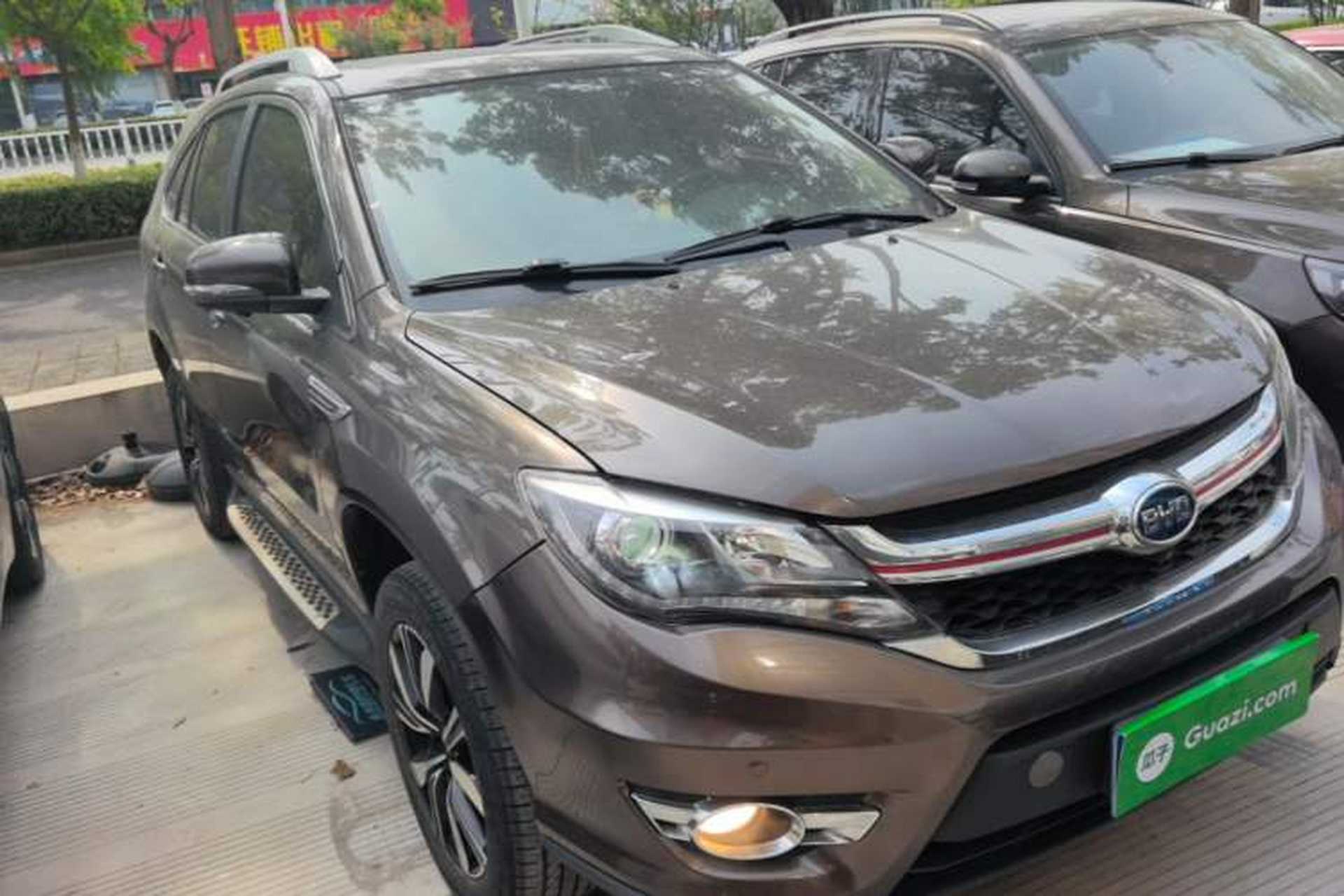 Used BYD S7 2017 2.0T Automatic Prestige Edition Front Right 45 Deg