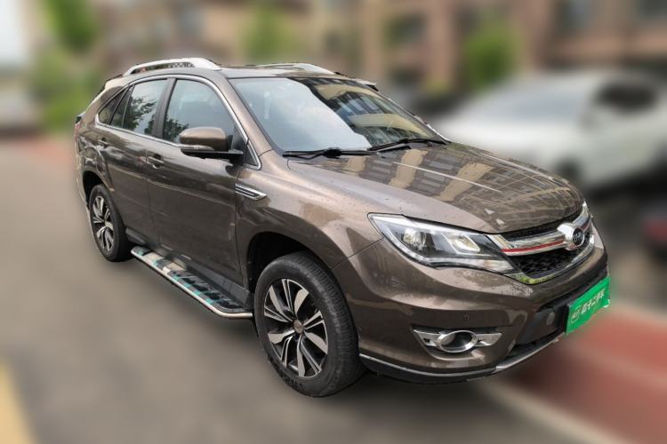 Used BYD S7 2017 2.0T Automatic Prestige Edition Front Right 45 Deg