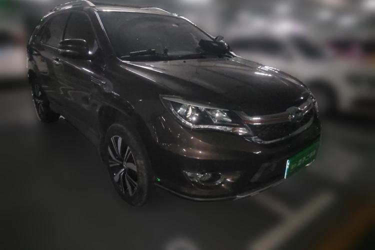 Used BYD S7 2017 2.0T Automatic Prestige Edition Front Right 45 Deg