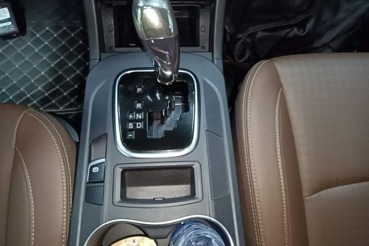 Used BYD S7 2017 2.0T Automatic Prestige Edition Gear Lever