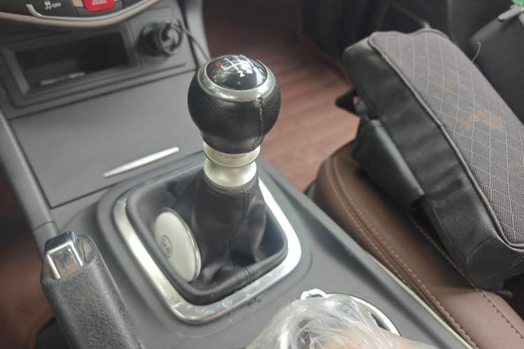 Used BYD S7 2017 1.5T Manual Luxury Model Gear Lever