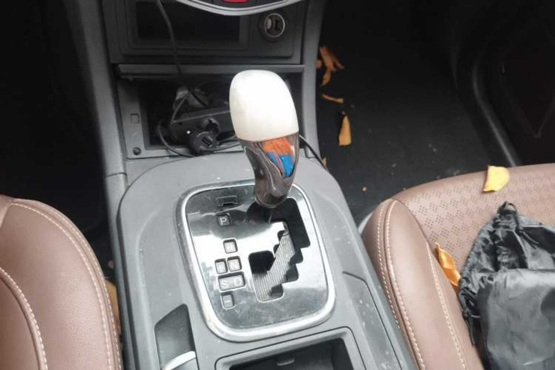 Used BYD S7 2017 2.0T Automatic Prestige Edition Gear Lever