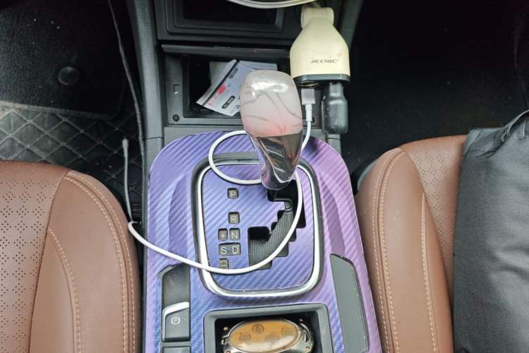 Used BYD S7 2017 2.0T Automatic Prestige Edition Gear Lever