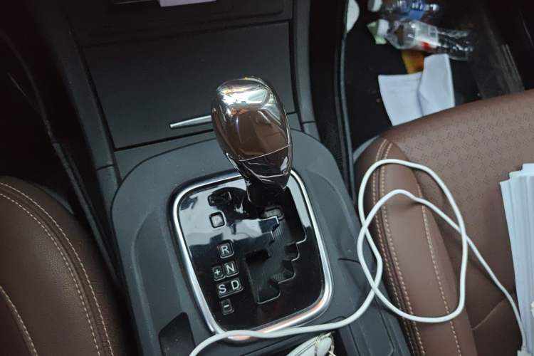 Used BYD S7 2017 2.0T Automatic Luxury Model Gear Lever