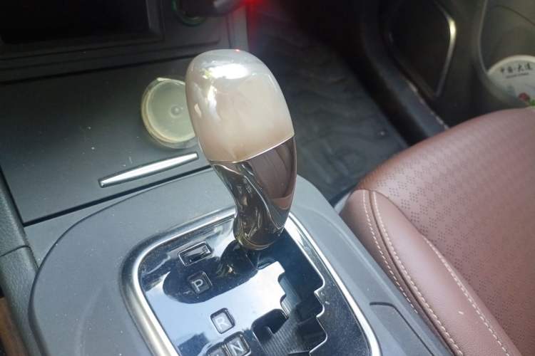 Used BYD S7 2017 2.0T Automatic Prestige Edition Gear Lever