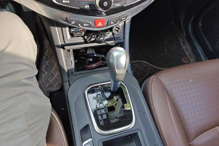 Used BYD S7 2017 2.0T Automatic Prestige Edition Gear Lever