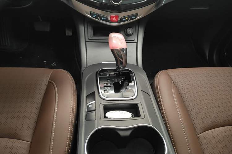 Used BYD S7 2017 2.0T Automatic Luxury Model Gear Lever