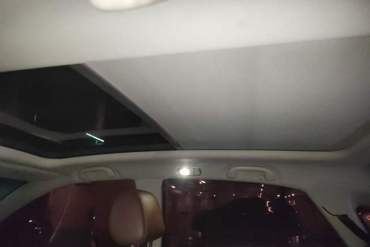 Used BYD S7 2017 2.0T Automatic Prestige Edition Headliner