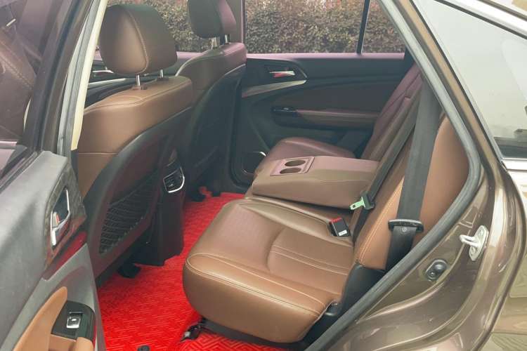 Used BYD S7 2017 2.0T Automatic Prestige Edition Interior 1