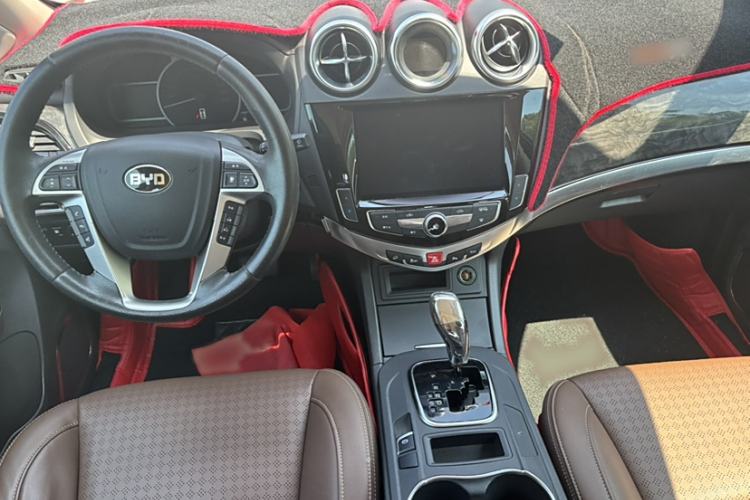 Used BYD S7 2017 2.0T Automatic Luxury Model Interior 1