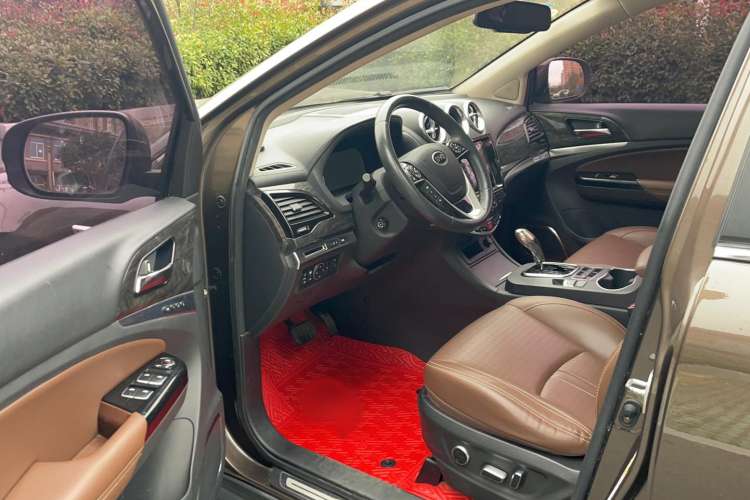 Used BYD S7 2017 2.0T Automatic Prestige Edition Interior 2