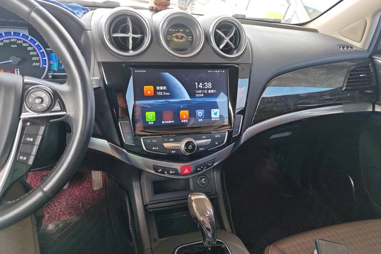 Used BYD S7 2017 2.0T Automatic Prestige Edition Interior 2