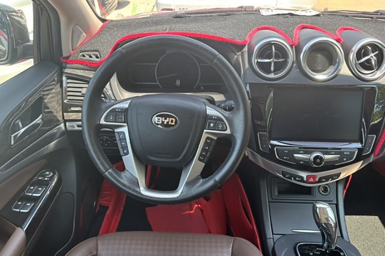 Used BYD S7 2017 2.0T Automatic Luxury Model Interior 2