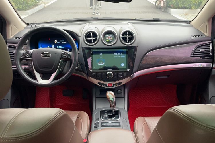 Used BYD S7 2017 2.0T Automatic Prestige Edition Interior 3