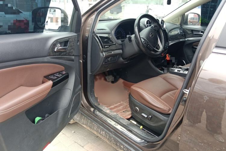 Used BYD S7 2017 2.0T Automatic Prestige Edition Interior 3